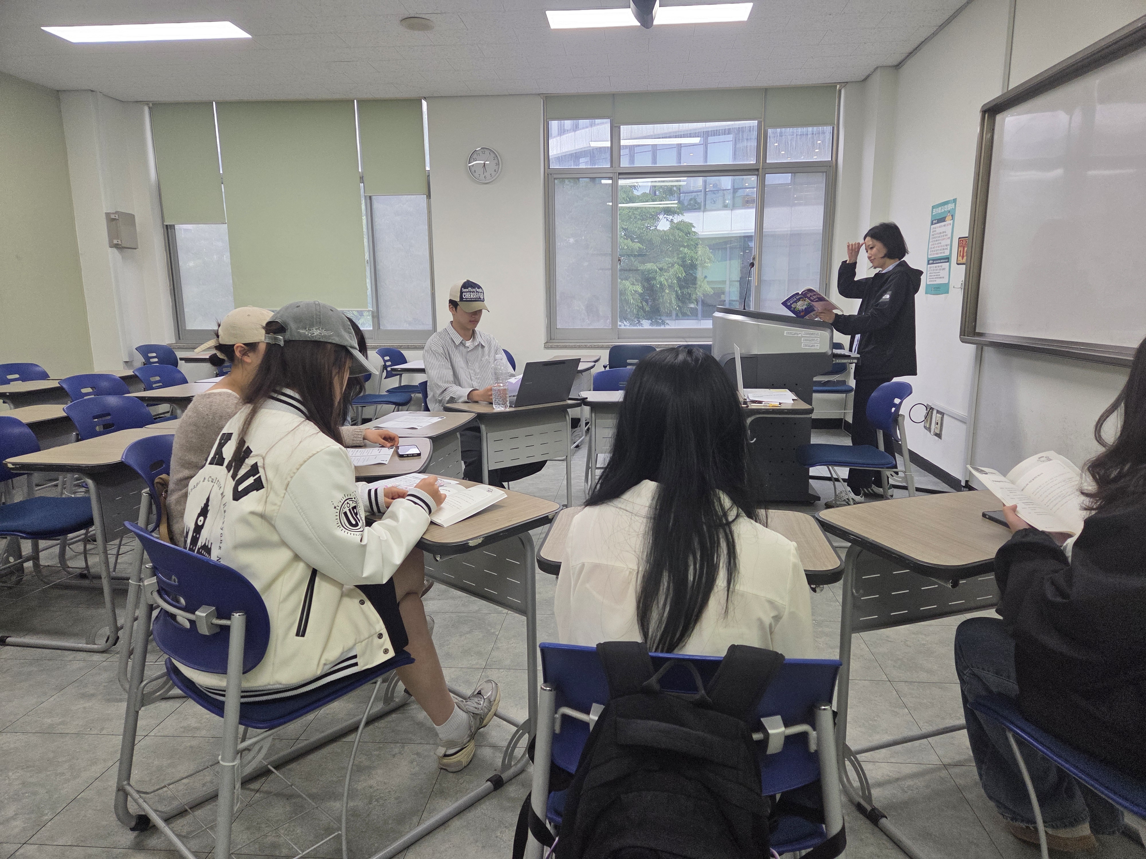 2025학년도 1학기 영어회화 동아리 활동 3번째 사진