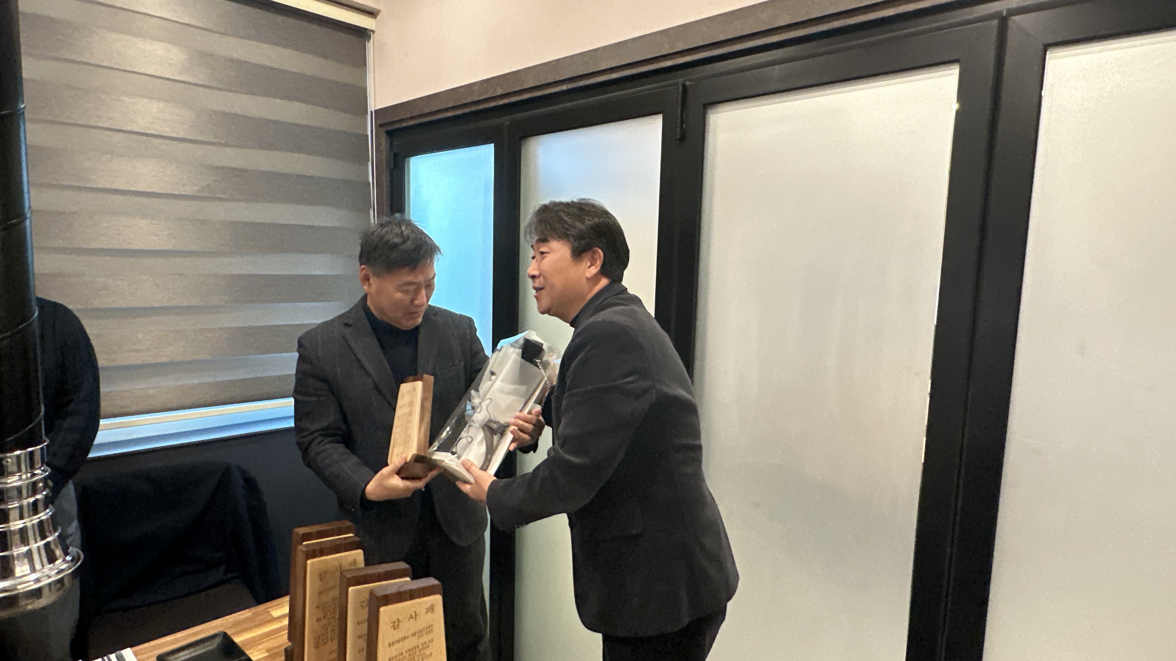 24학년도 정년퇴임교수님 송별회(2).jpg