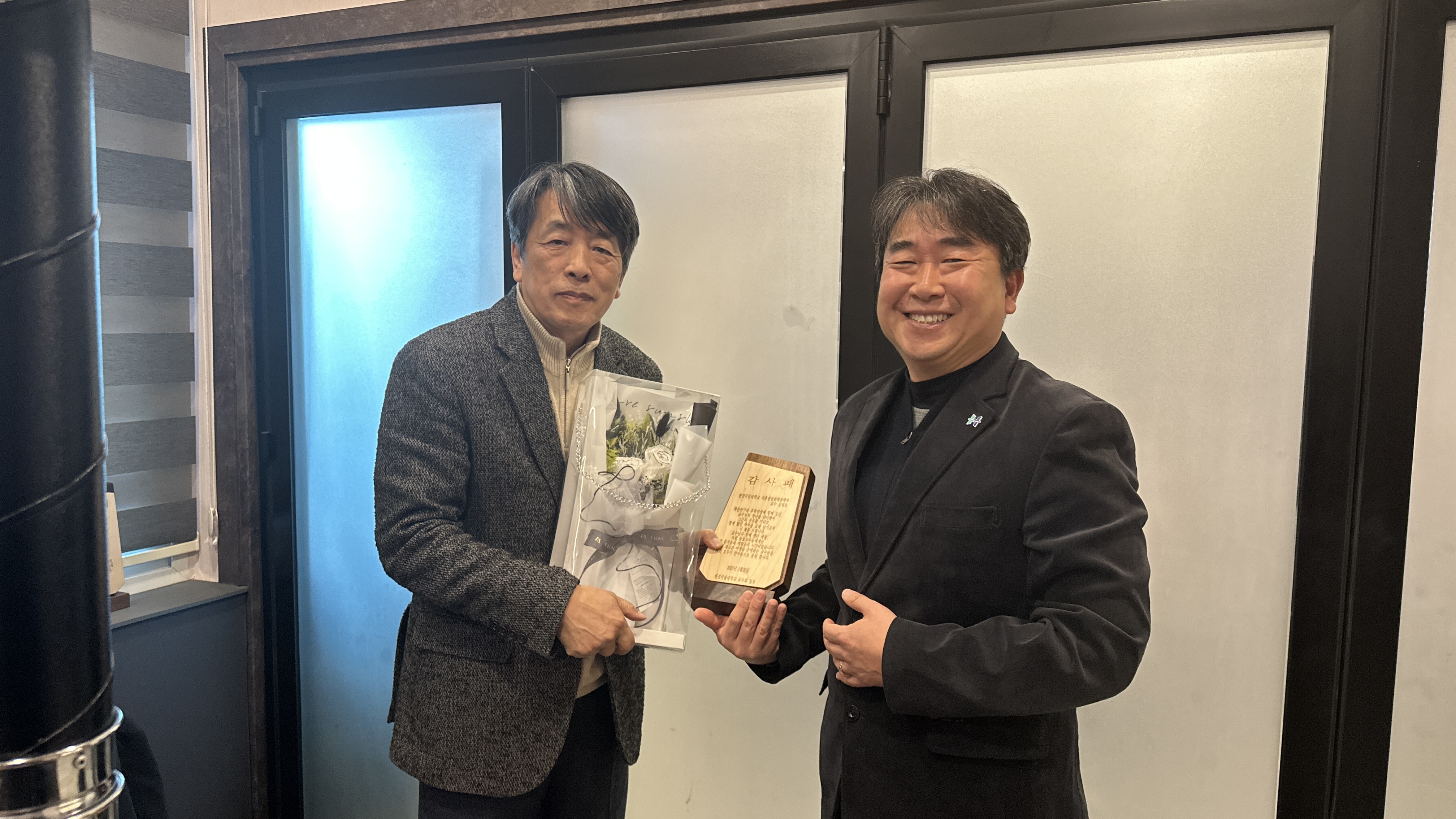 24학년도 정년퇴임교수님 송별회(4).jpg